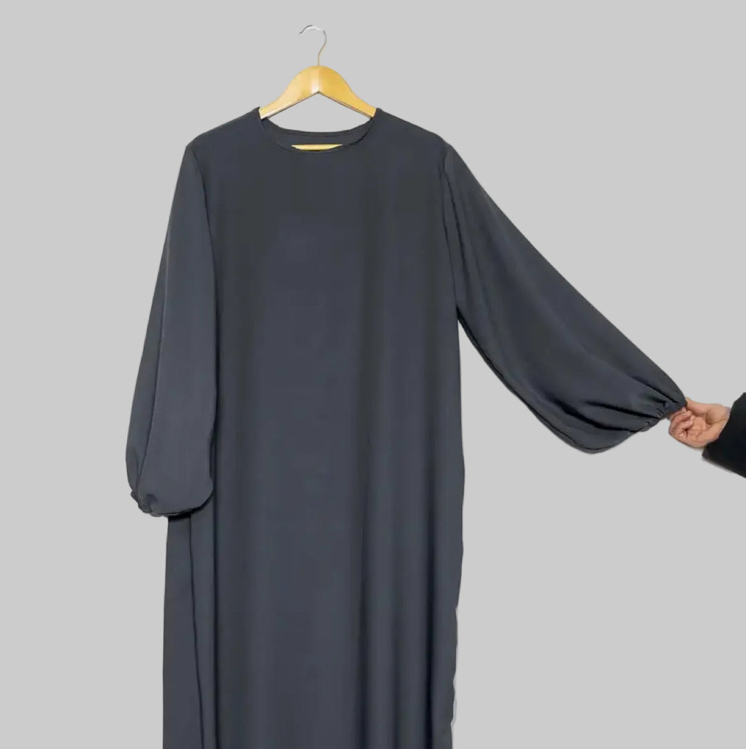 Abaya Malika aus Medina Stoff mit Ballonärmeln